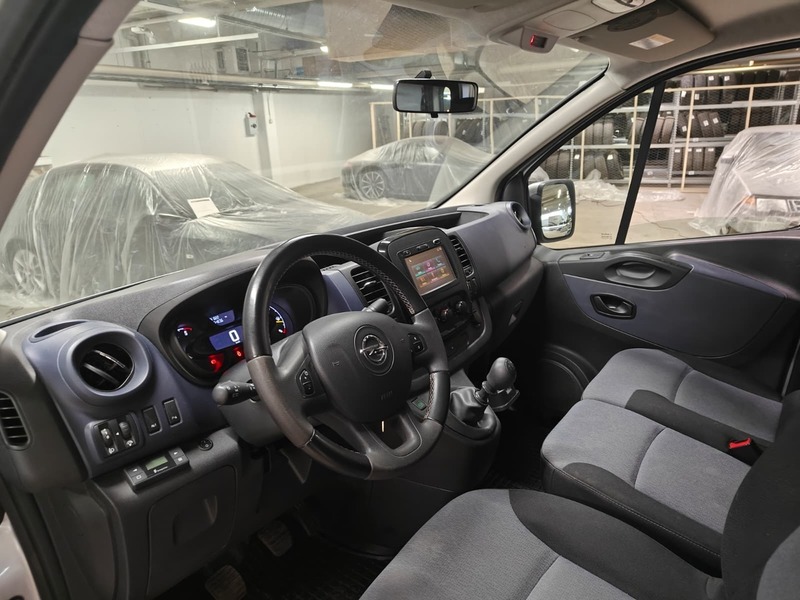 Opel Vivaro vaihtoauto