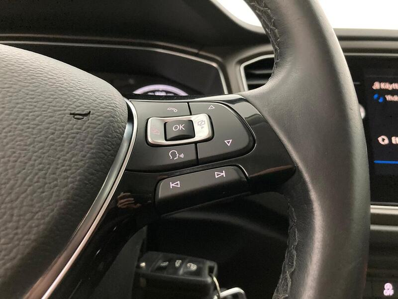 Volkswagen T-Roc vaihtoauto