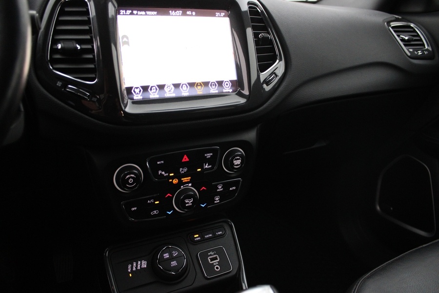 Jeep Compass vaihtoauto