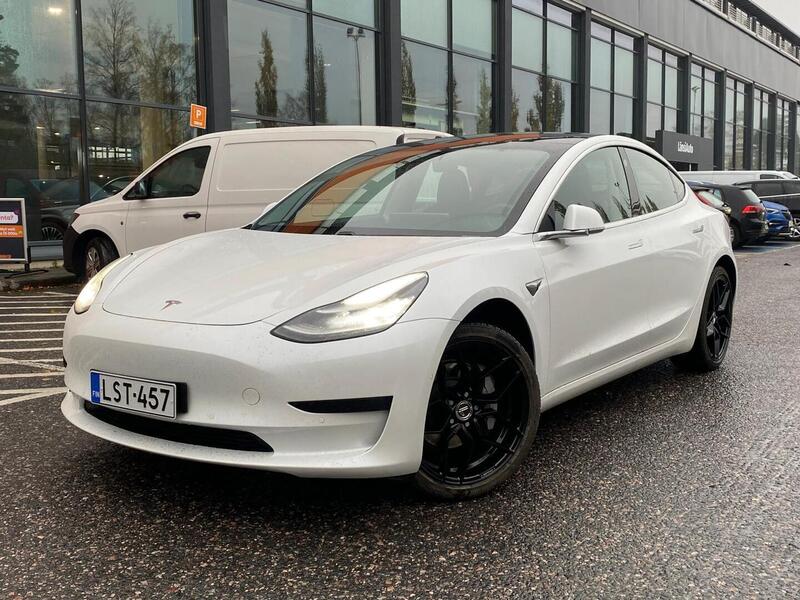 Tesla Model 3 vaihtoauto