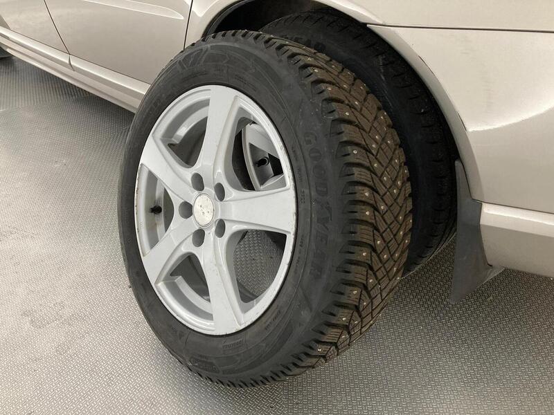 Volvo V70 vaihtoauto