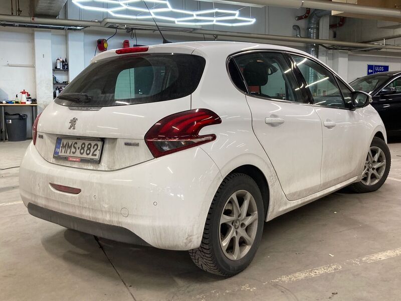 Peugeot 208 vaihtoauto