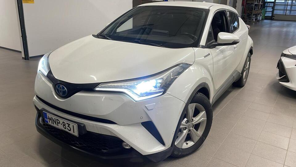 Toyota C-HR vaihtoauto