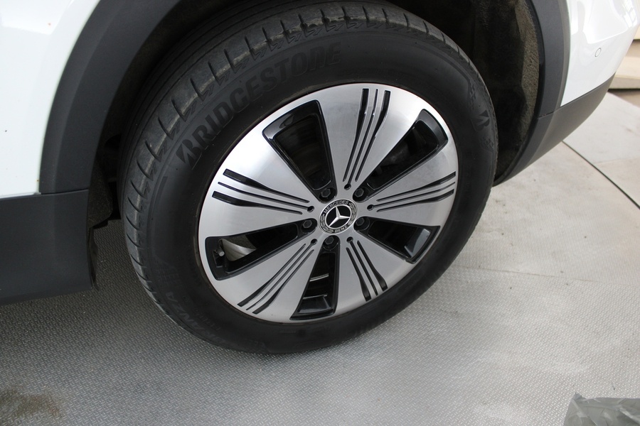 Mercedes-Benz EQB vaihtoauto