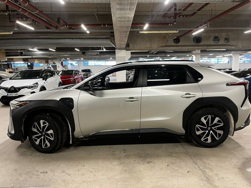 Toyota bZ4X vaihtoauto