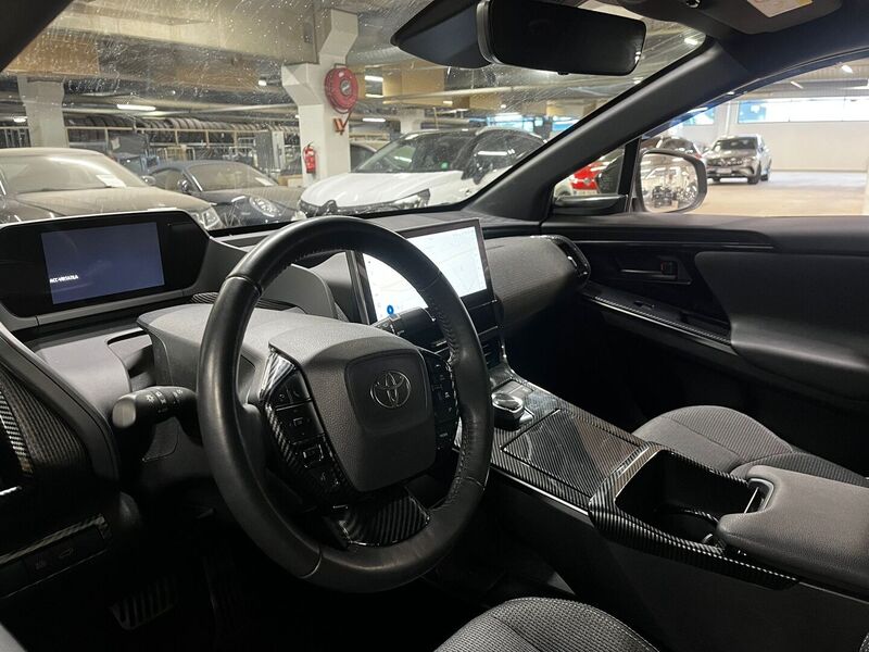 Toyota bZ4X vaihtoauto