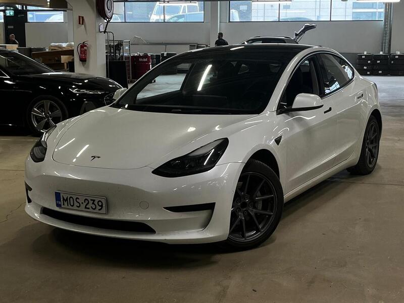 Tesla Model 3 vaihtoauto