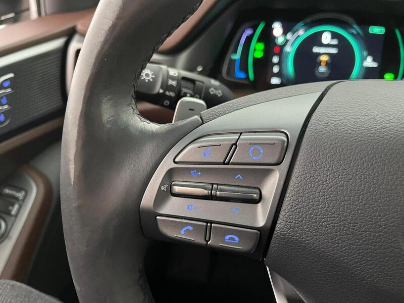 Hyundai IONIQ plug-in vaihtoauto