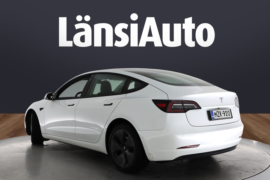 Tesla Model 3 vaihtoauto