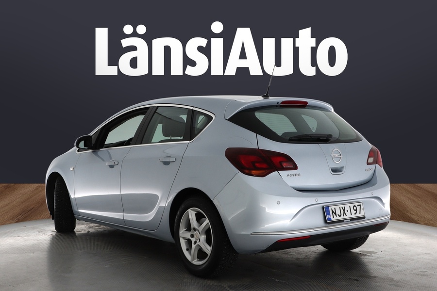 Opel Astra vaihtoauto