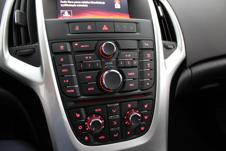 Opel Astra vaihtoauto