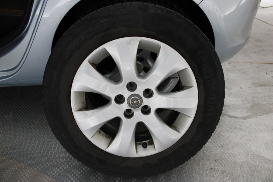 Opel Astra vaihtoauto