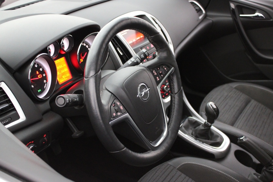 Opel Astra vaihtoauto