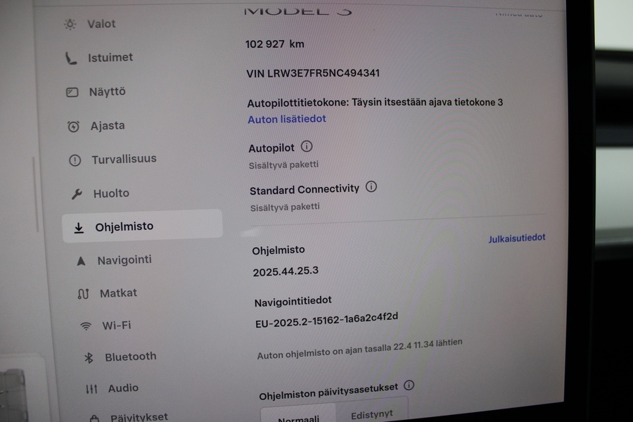 Tesla Model 3 vaihtoauto