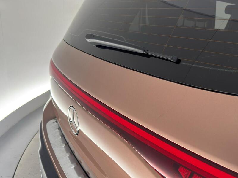 Mercedes-Benz EQB vaihtoauto