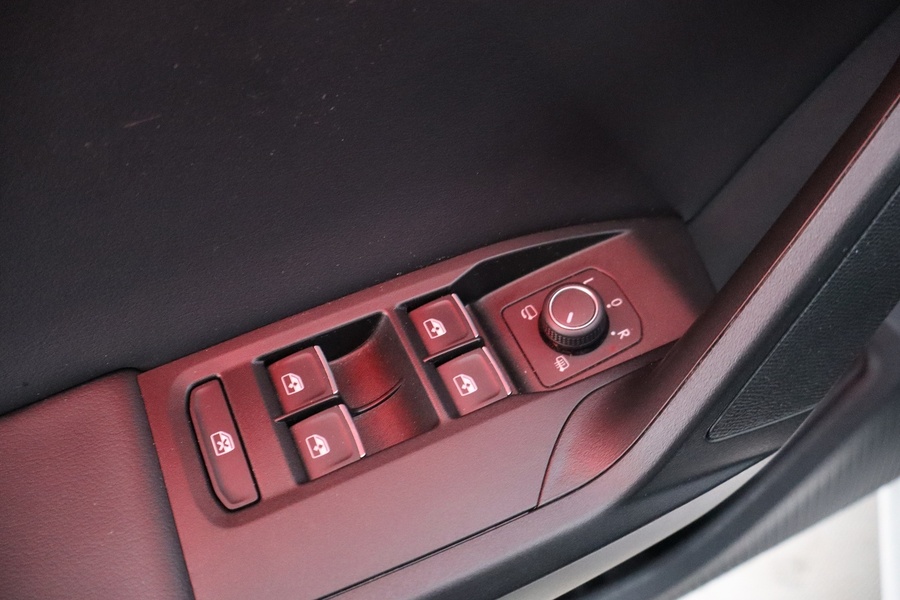 SEAT Leon Sportstourer vaihtoauto