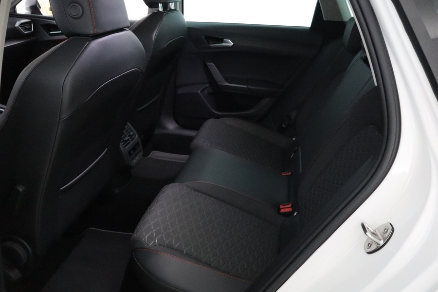 SEAT Leon Sportstourer vaihtoauto