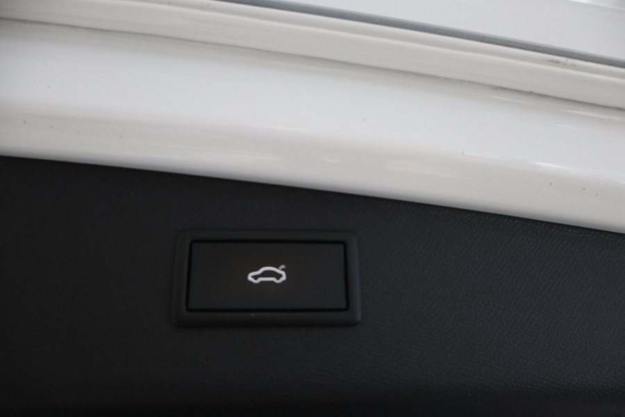 SEAT Leon Sportstourer vaihtoauto