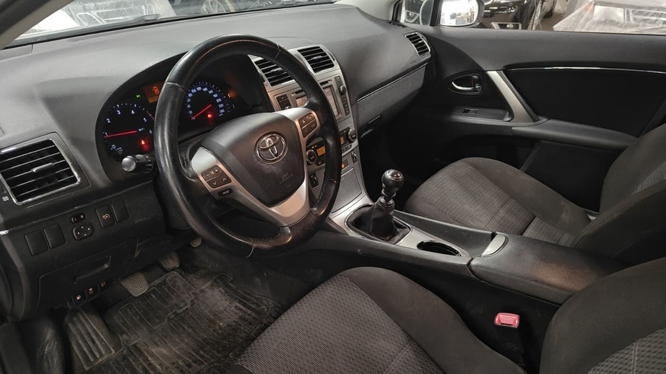 Toyota Avensis vaihtoauto