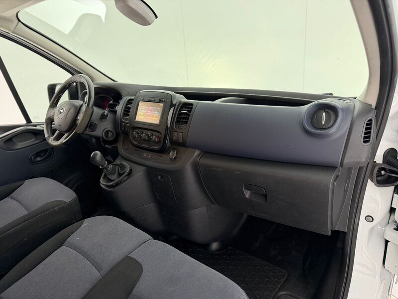 Opel Vivaro vaihtoauto