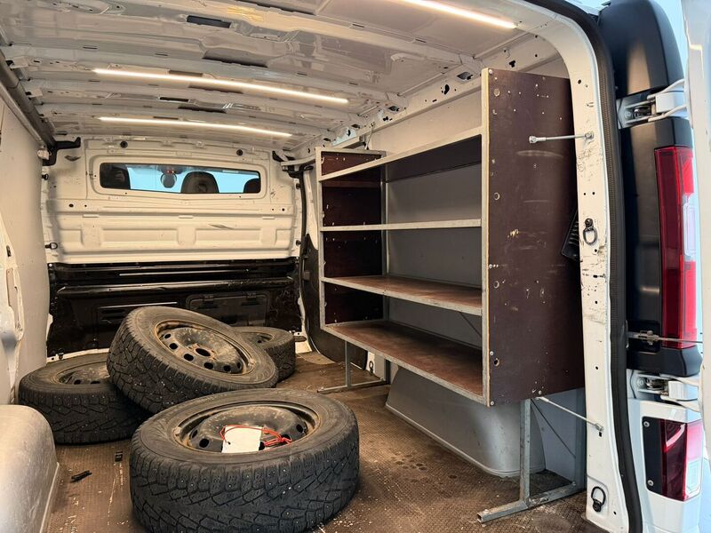 Opel Vivaro vaihtoauto