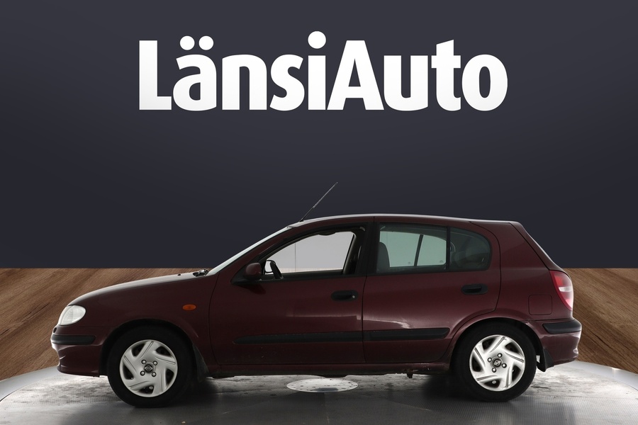 Nissan Almera vaihtoauto