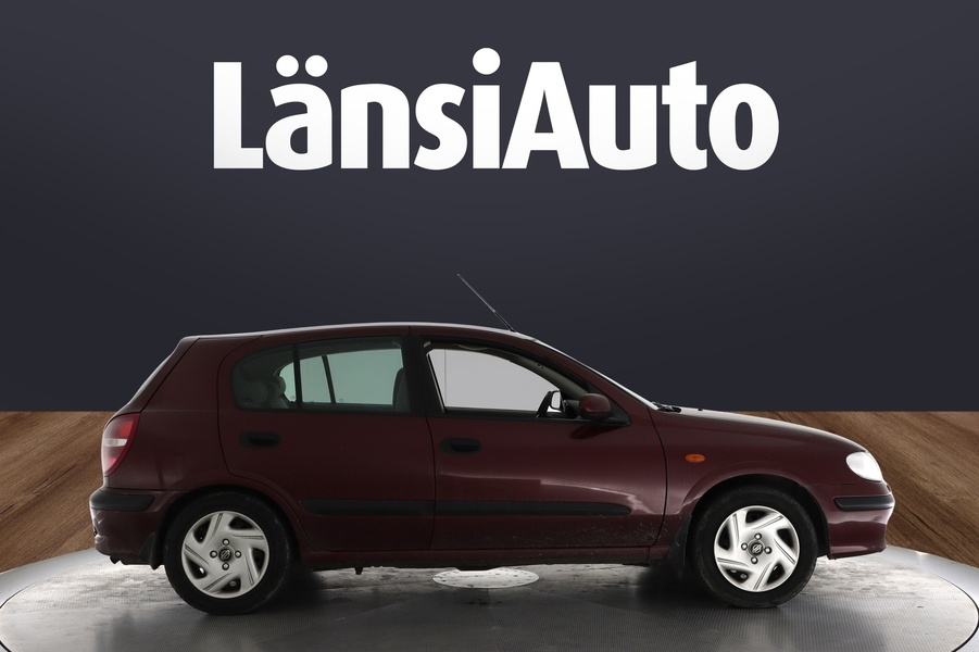 Nissan Almera vaihtoauto