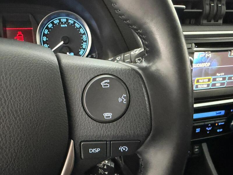 Toyota Auris vaihtoauto