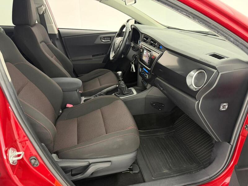 Toyota Auris vaihtoauto