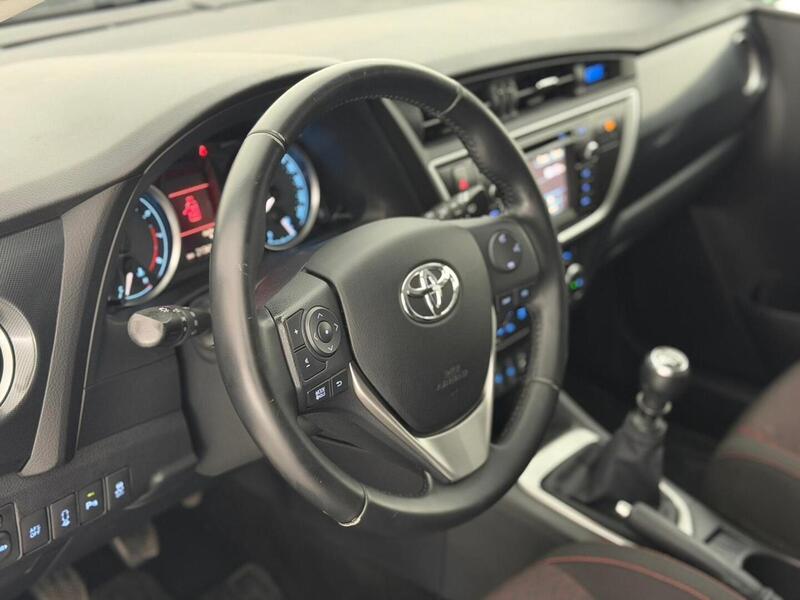 Toyota Auris vaihtoauto