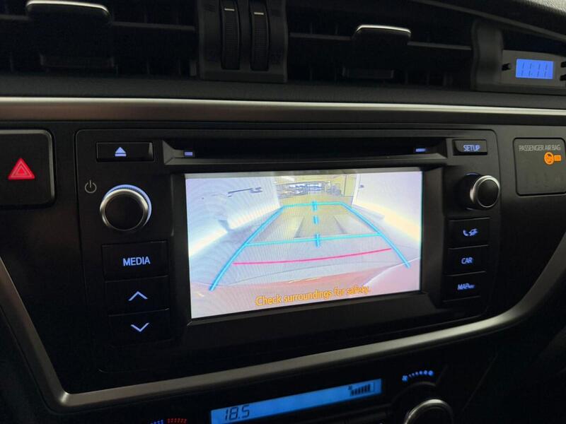 Toyota Auris vaihtoauto