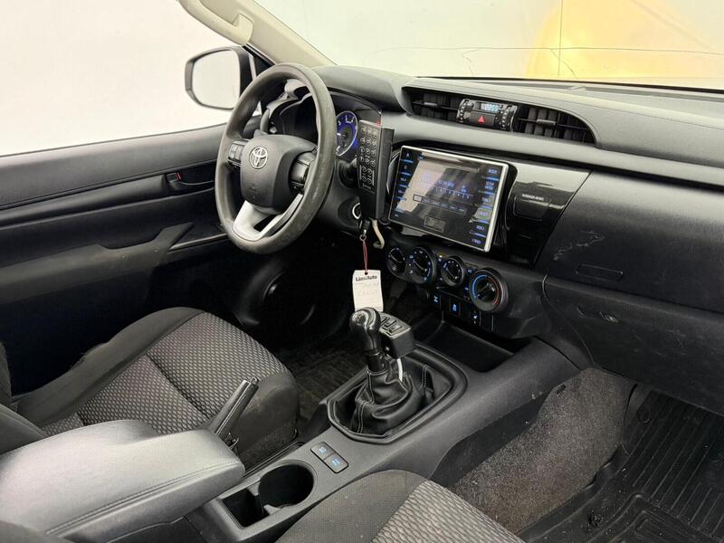 Toyota Hilux vaihtoauto