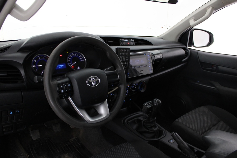 Toyota Hilux vaihtoauto