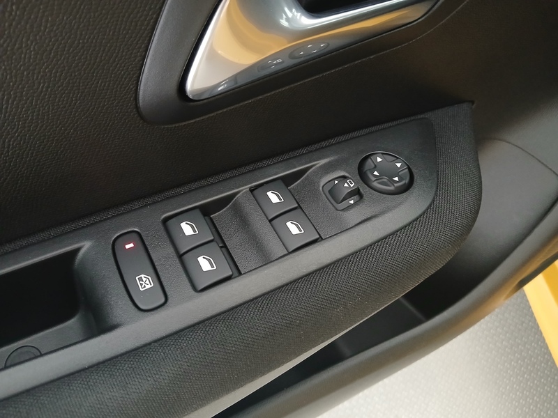 Peugeot 208 vaihtoauto