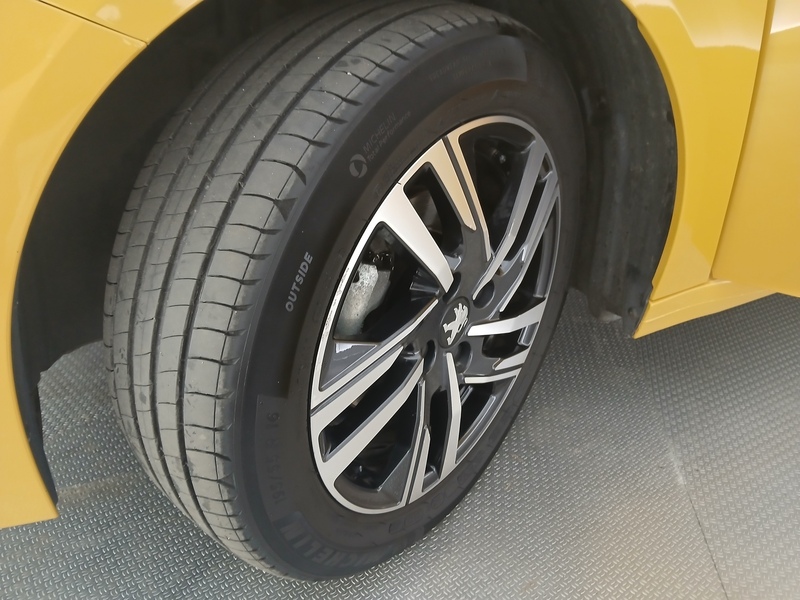 Peugeot 208 vaihtoauto