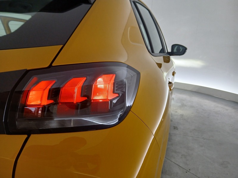 Peugeot 208 vaihtoauto