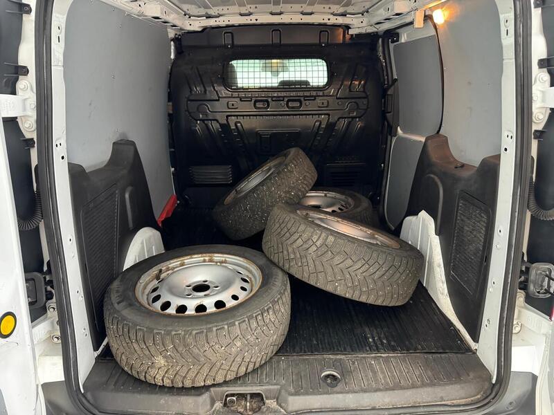 Ford Transit Connect vaihtoauto