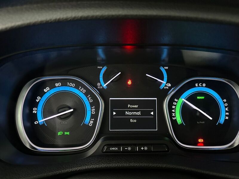 Opel Vivaro-e vaihtoauto