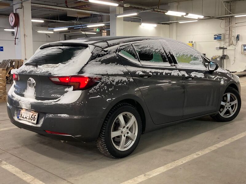 Opel Astra vaihtoauto