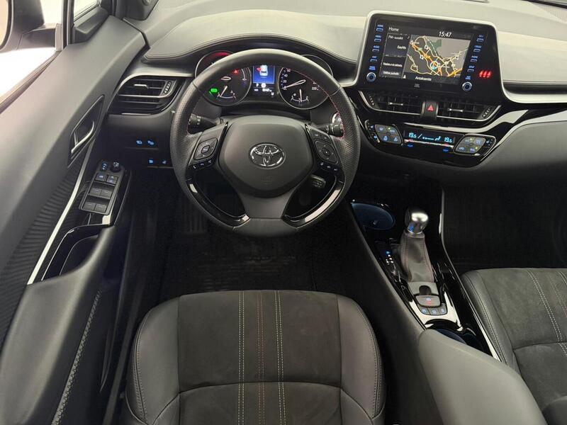 Toyota C-HR vaihtoauto