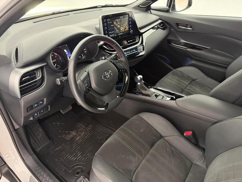 Toyota C-HR vaihtoauto