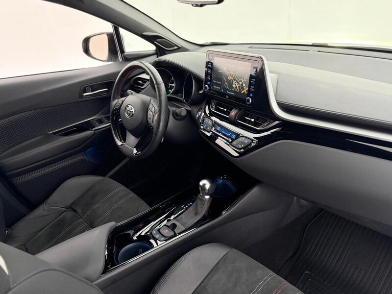 Toyota C-HR vaihtoauto