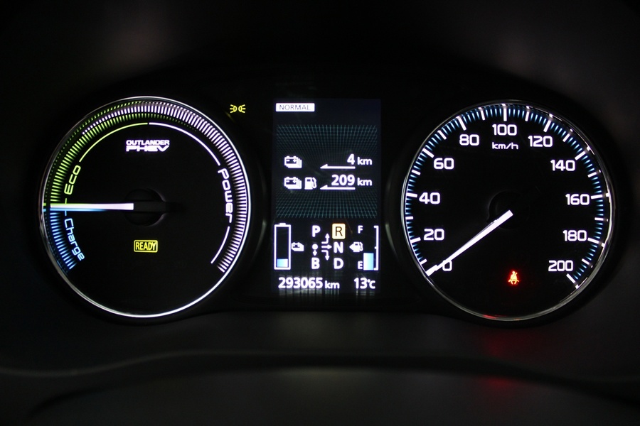 Mitsubishi Outlander PHEV vaihtoauto