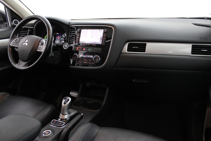 Mitsubishi Outlander PHEV vaihtoauto