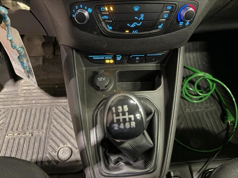 Ford Transit Courier vaihtoauto