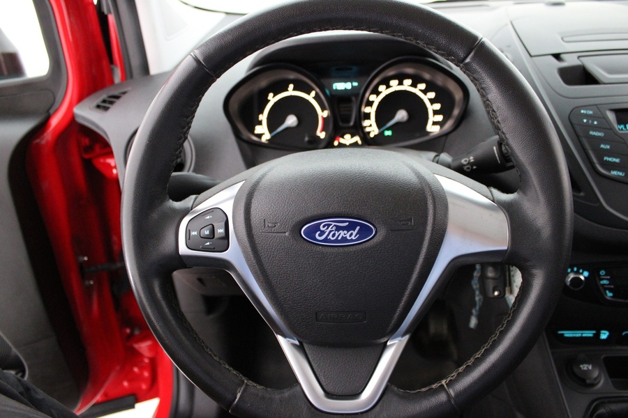 Ford Transit Courier vaihtoauto