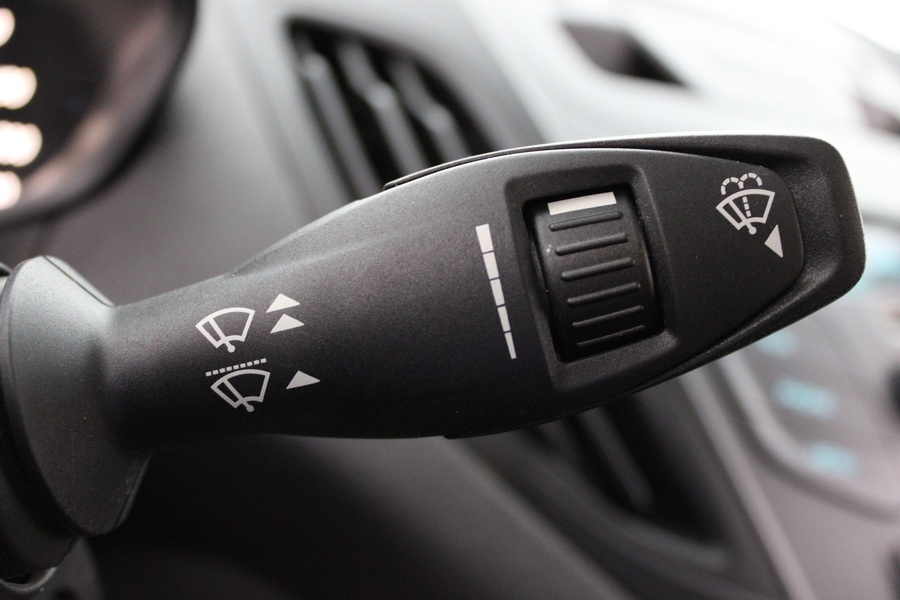 Ford Transit Courier vaihtoauto