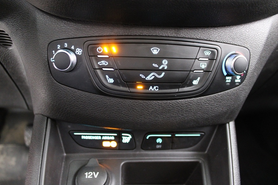 Ford Transit Courier vaihtoauto