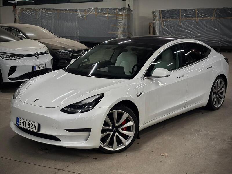 Tesla Model 3 vaihtoauto