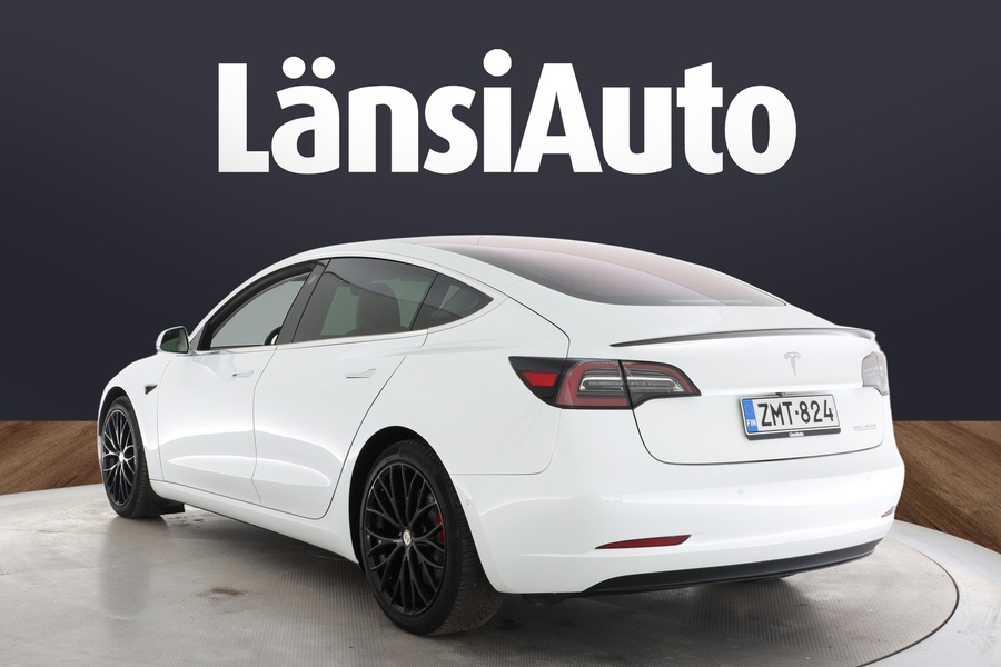 Tesla Model 3 vaihtoauto